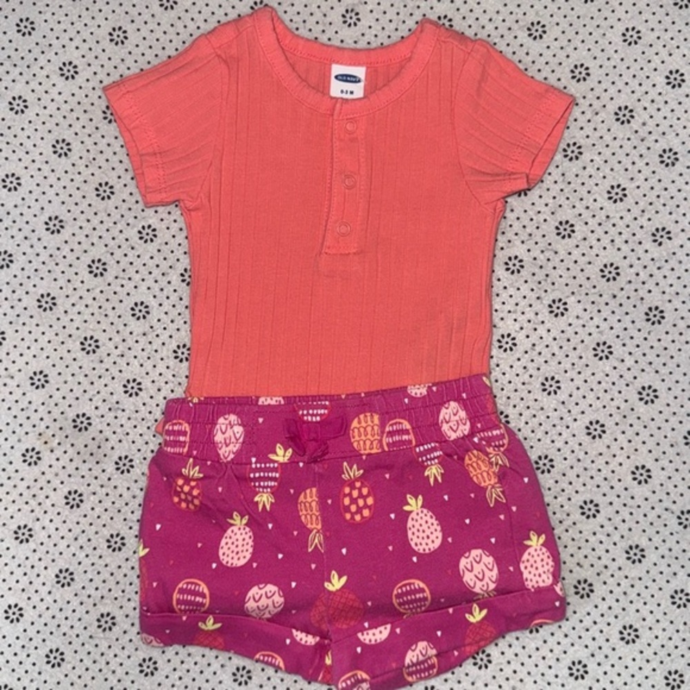 🛍 CUTE LITTLE BABIES OUTFIT SIZE 0-3 MONTHS